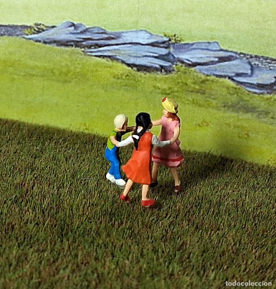 Trenes escala: Ni&ntilde;os jugando. Escala H0 - Foto 1
