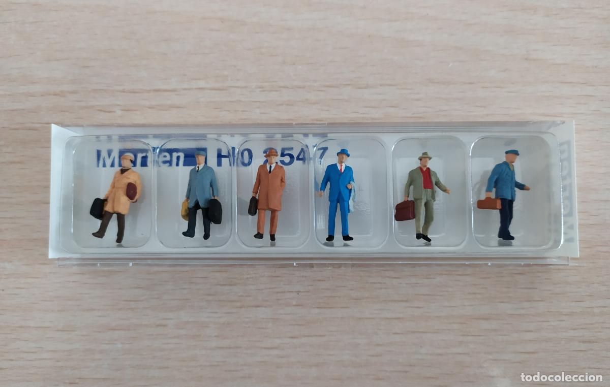 Trenes Escala: MERTEN en escala H0, 6 personajes (hombres viajeros) ferroviarios, referencia 2547. &iexcl; A ESTRENAR !