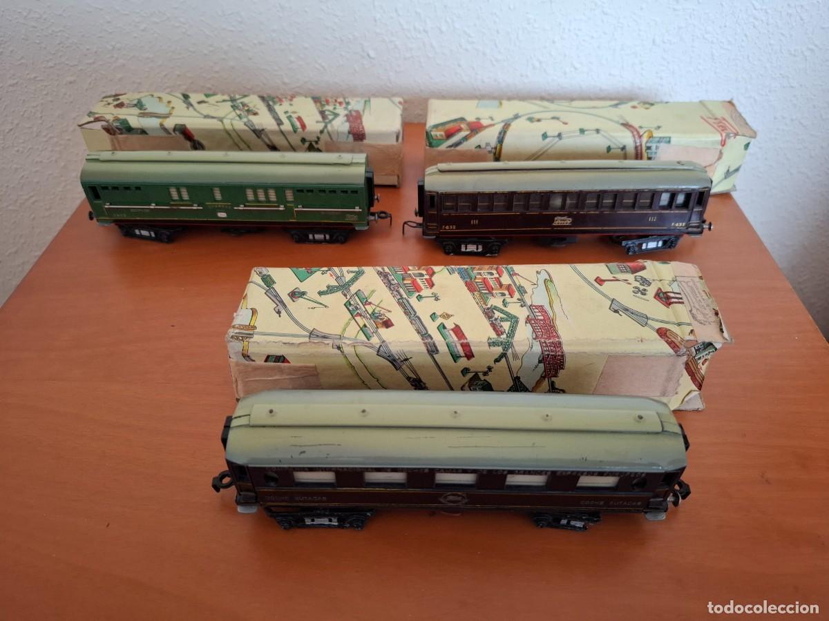 Trenes Escala: Tres coches de viajeros del tren el&eacute;ctrico Pay&aacute; de los a&ntilde;os 50