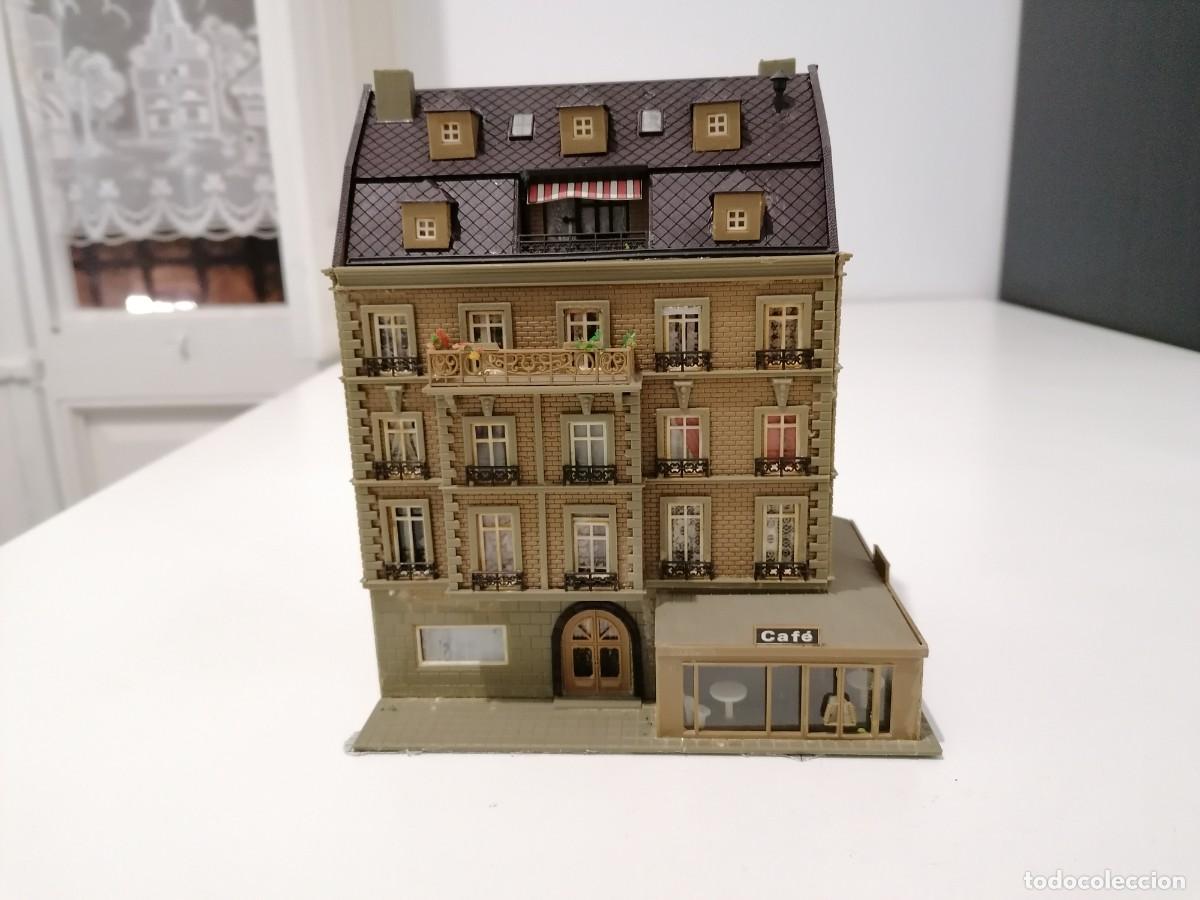 Modelleisenbahnen: Vollmer H0 Edificio Residencial con Caf&eacute; para Maqueta de Tren Buen Estado