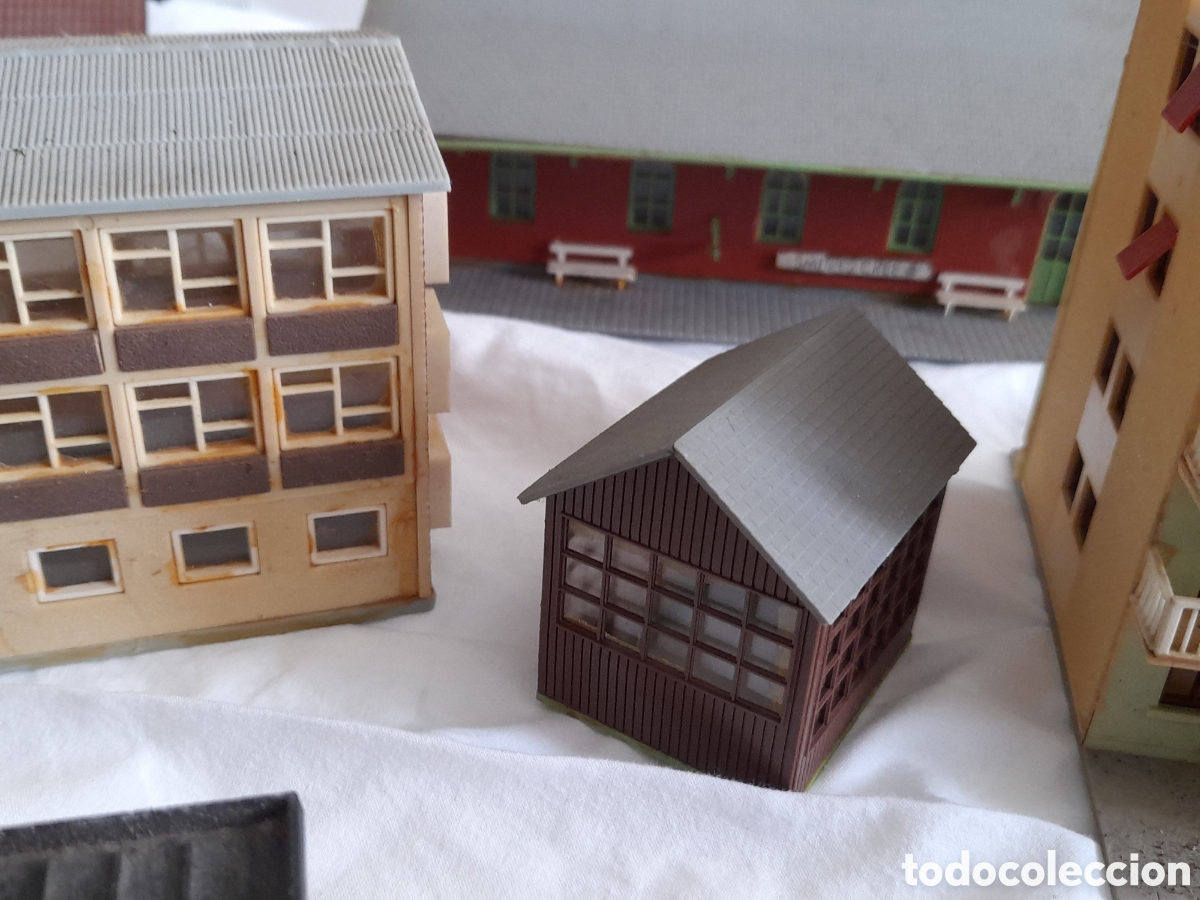 Trenes escala: SUPER LOTE DE CASAS, EDIFICIOS, PARA MAQUETAS DE TREN. VARIAS MARCAS - Foto 13