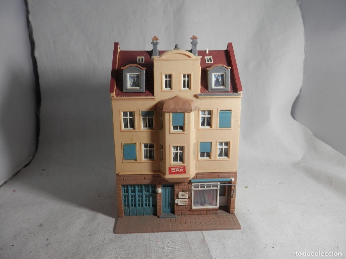 Trenes Escala: EDIFICIO ESCALA HO DE FALLER