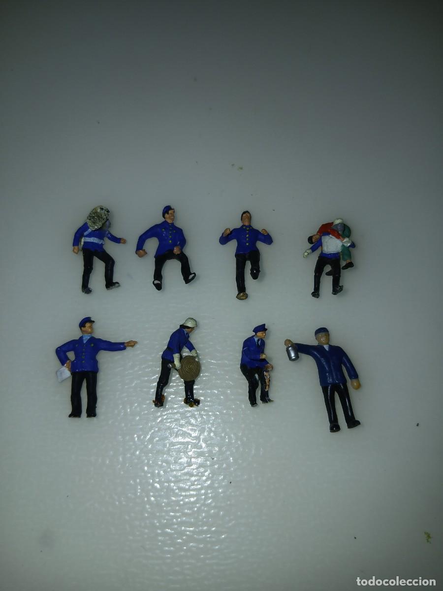 Trenes Escala: LOTE DE POLICIAS HO TRENES