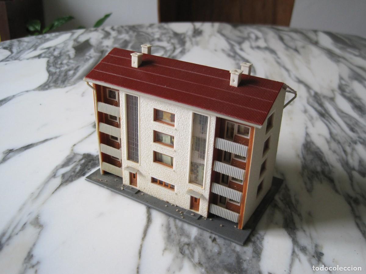 Trenes Escala: EDIFICIO DE APARTAMENTOS - MAQUETA - DIORAMA - TREN - ALEMANIA - A&Ntilde;OS 60-70