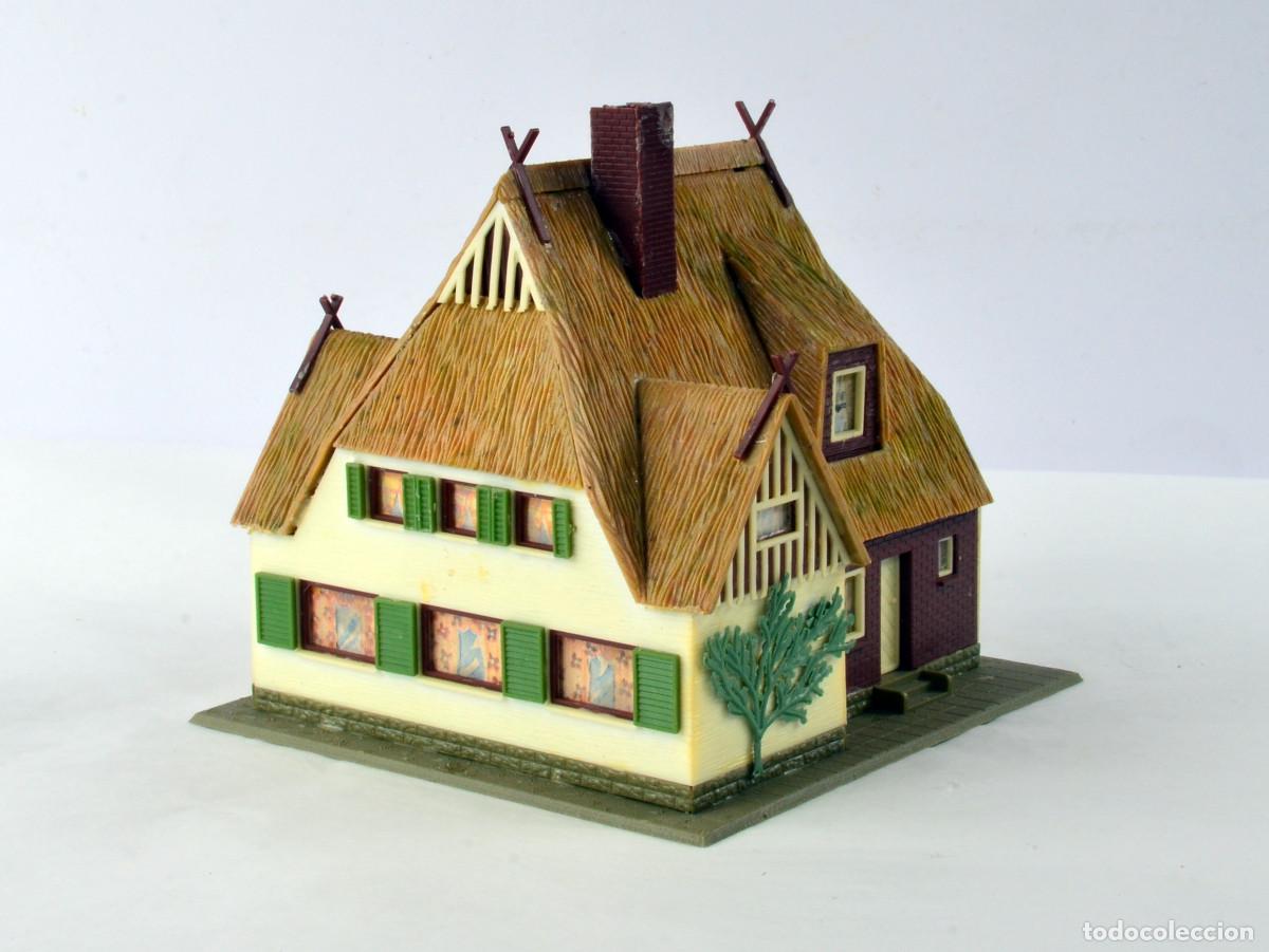 Trenes Escala: Faller Edificios Escala H0 1:87 Casa Fris&oacute;n con Techo de Paja