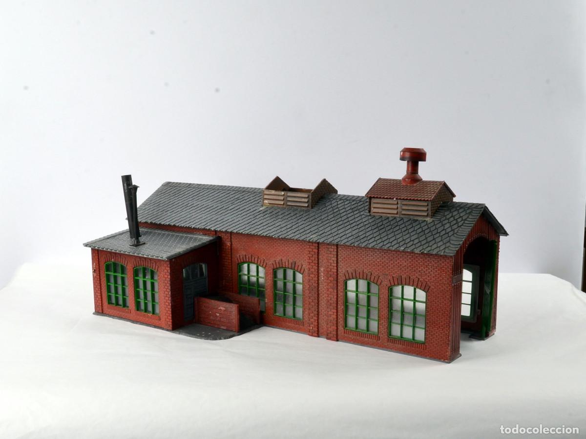 Trenes Escala: Pola Edificio Escala H0 1:87 Dep&oacute;sito para una Locomotora, para Arreglar