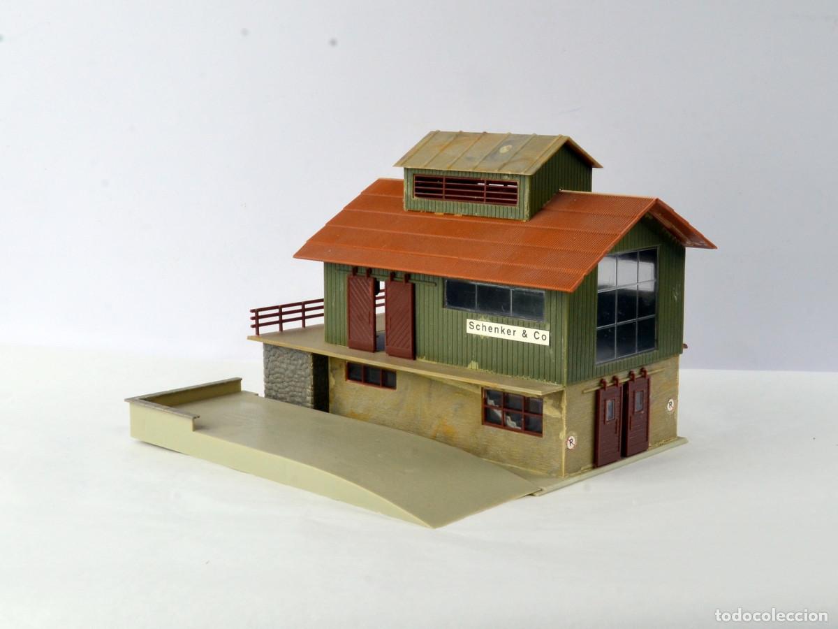 Trenes Escala: Faller Edificio Escala H0 1:87 Almac&eacute;n con Rampa