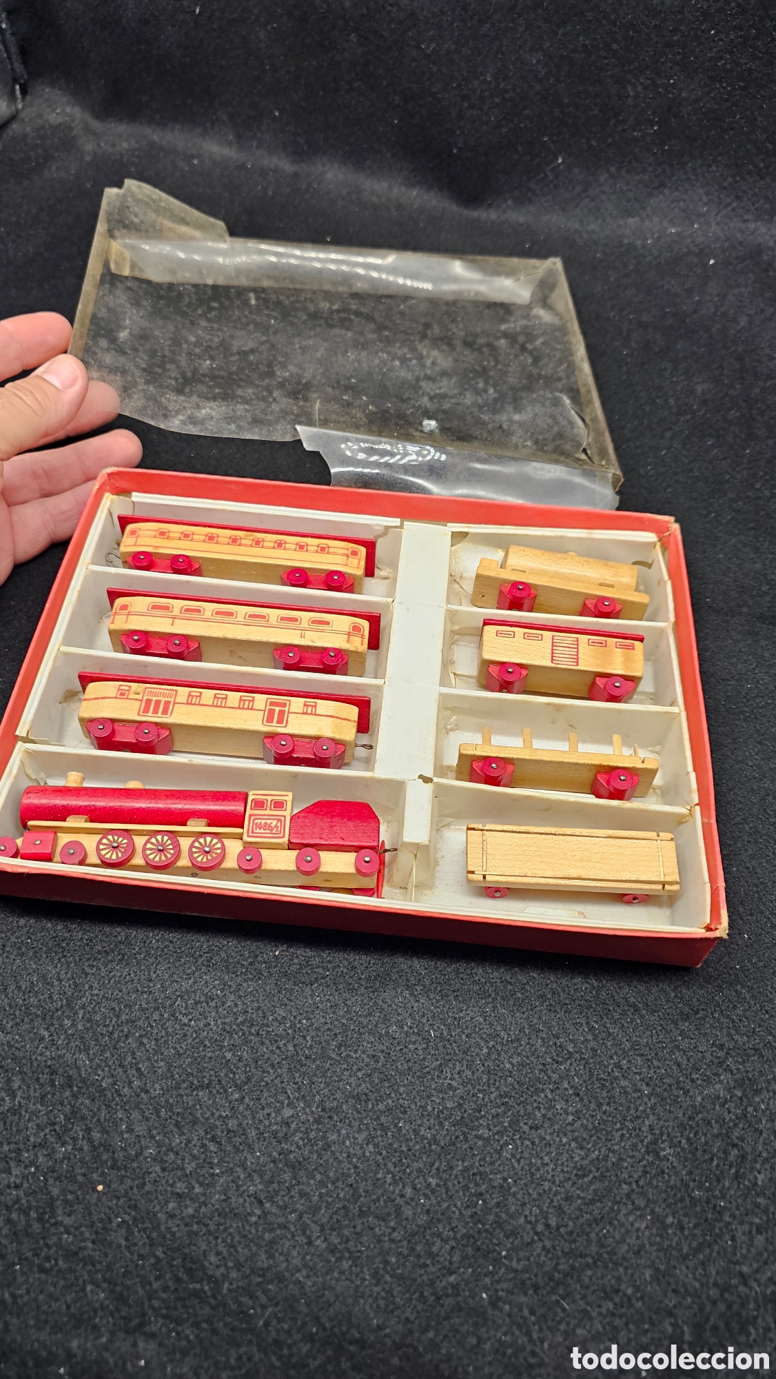 Scale Trains: Tren infantil de madera d&eacute;cada de los 80