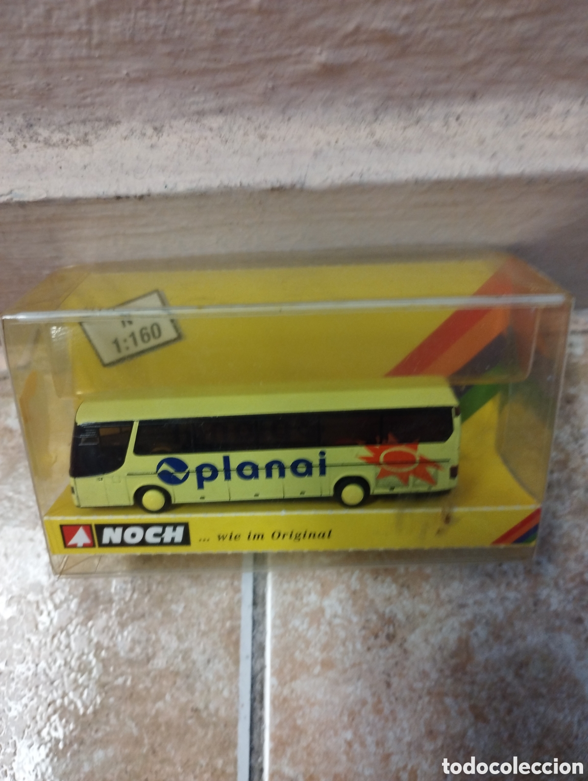 Trenes escala: Autob&uacute;s escala N marca noch