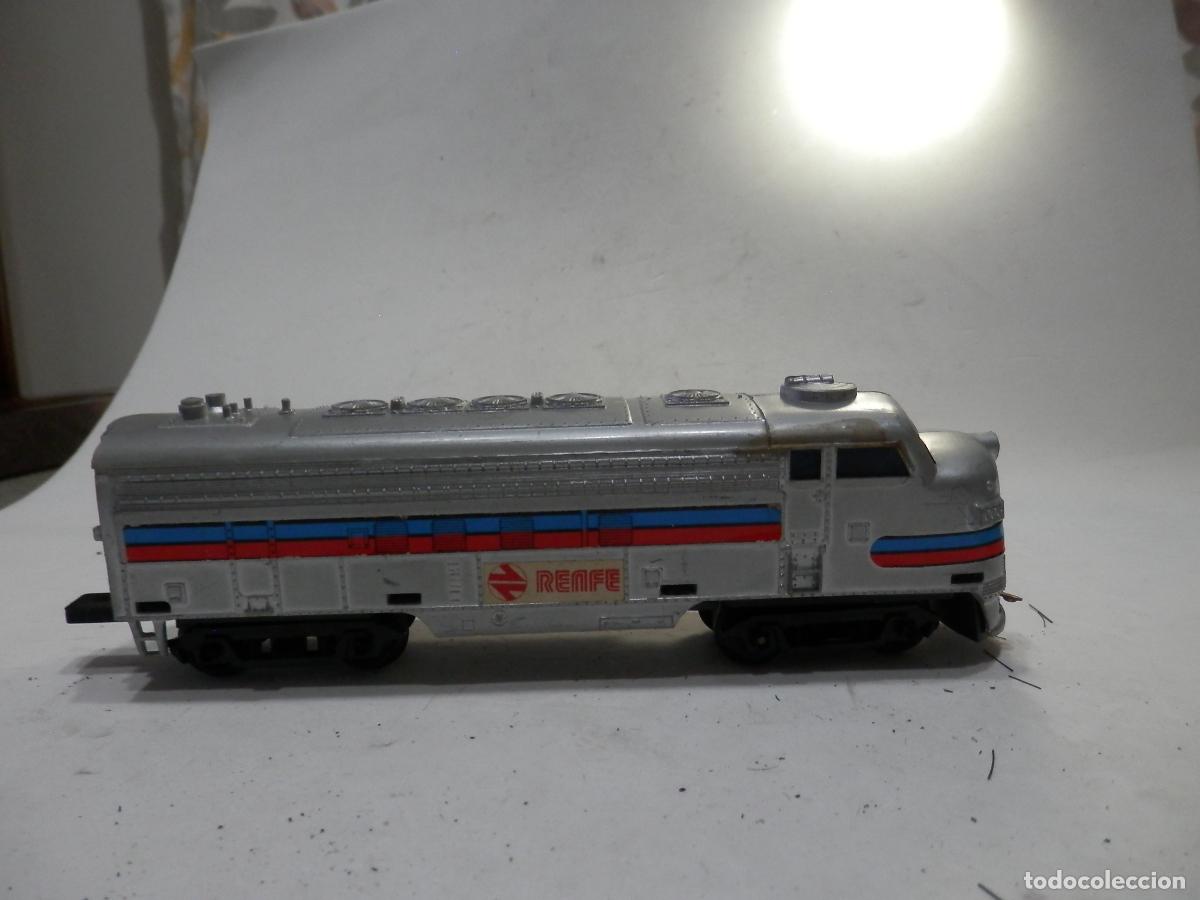 Trenes escala: LOCOMOTORA DIESEL ESCALA HO PARA TREN A PILAS
