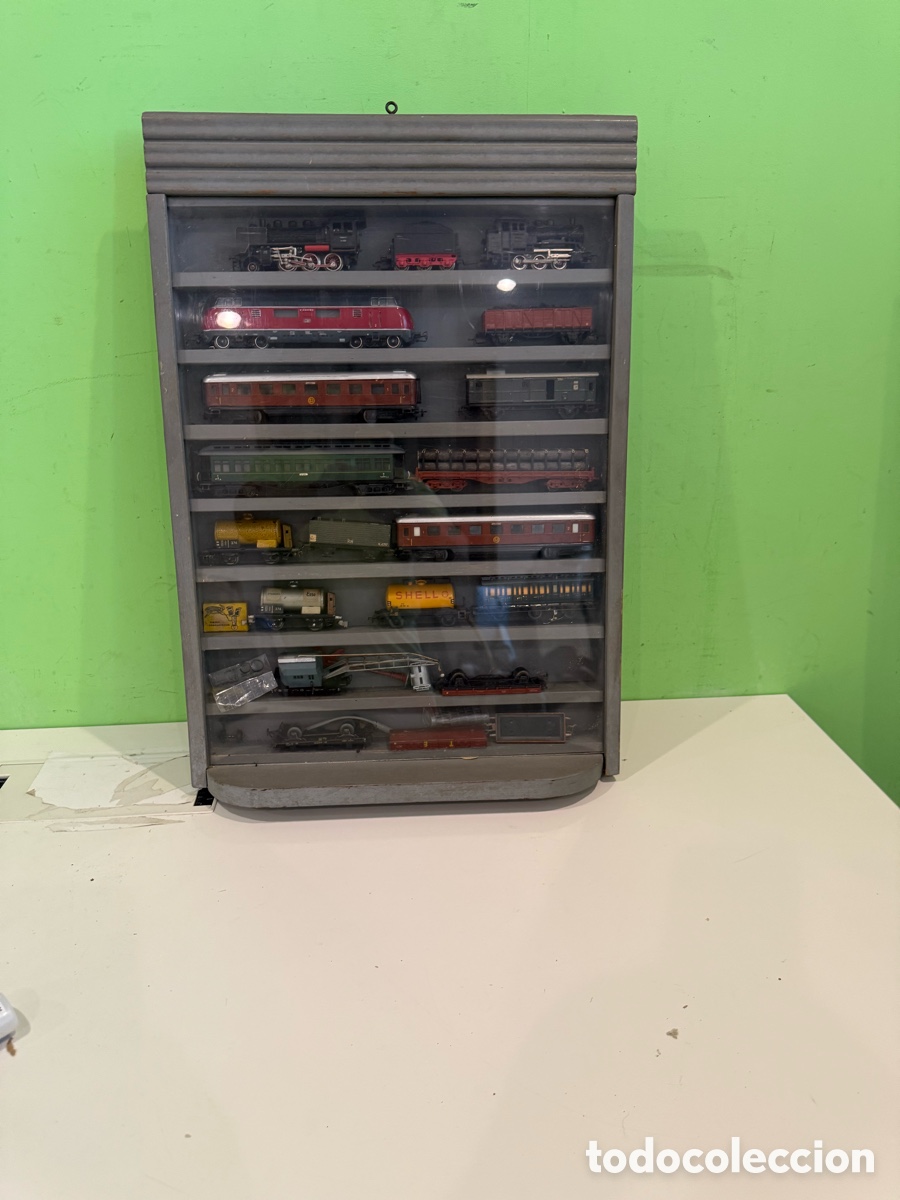Trenes escala: Gran colecci&oacute;n trenes H0 M&auml;rklin Electrotren con vitrina
