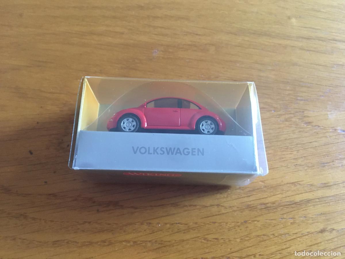 Trenes escala: Volkswagen escarabajo rojo HO de Wiking