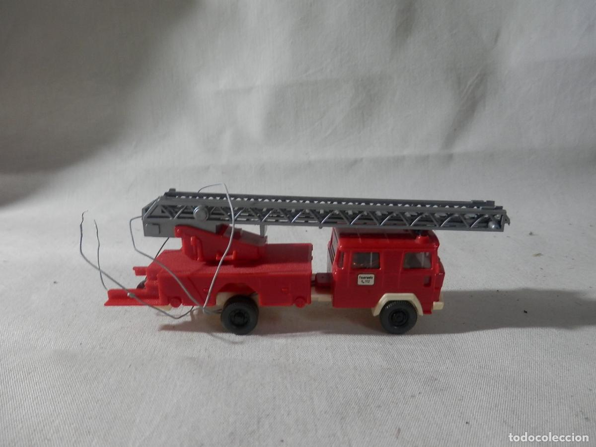 Trenes escala: CAMION DE BOMBEROS ESCALA HO DE WIKING