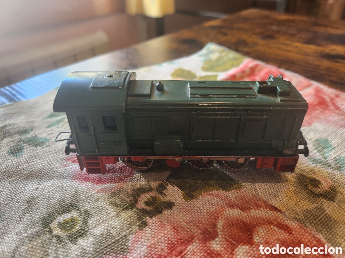 Trenes escala: Antigua locomotora Trix Espress 2261 BR V 36 257