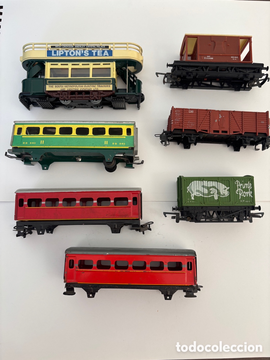 Trenes escala: Lote desguace carcasas vagones H0 y tranv&iacute;a Corgi