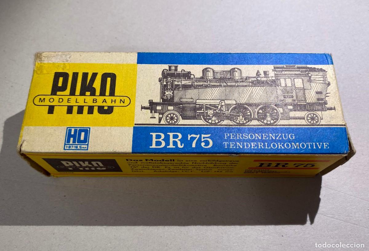 Trenes escala: Locomotora de vapor marca PIKO modelo BR75. Escala HO