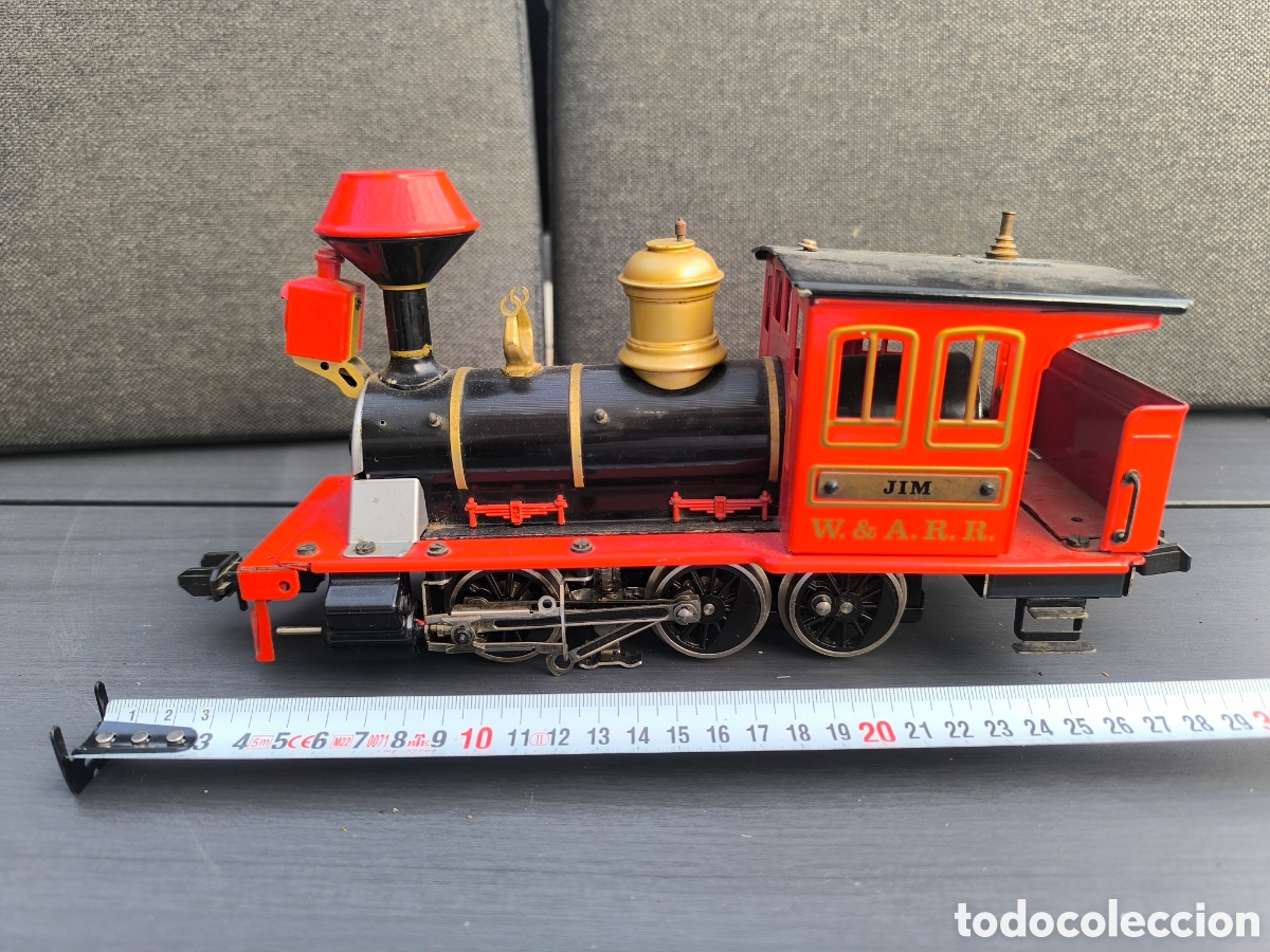 Trenes escala: antigua locomotora de metal