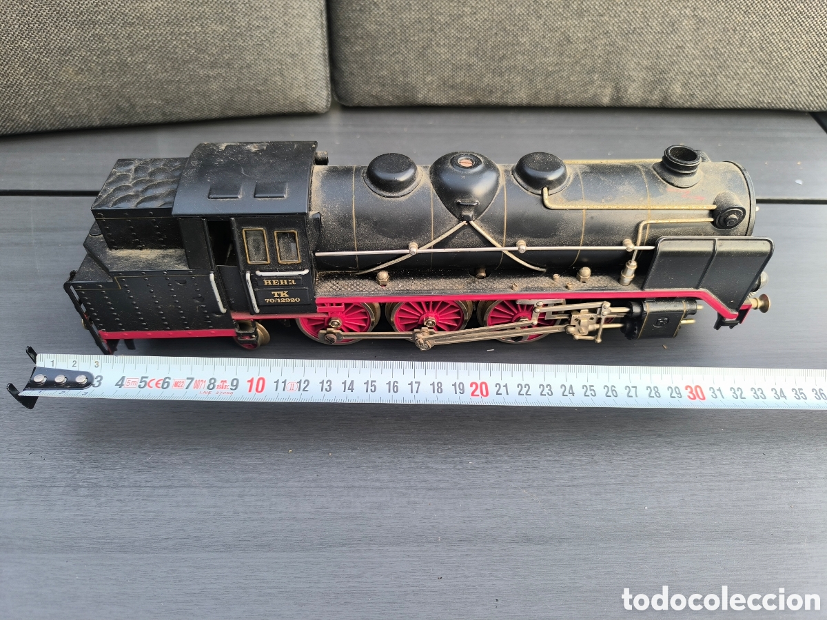 Trenes escala: antigua locomotora de metal