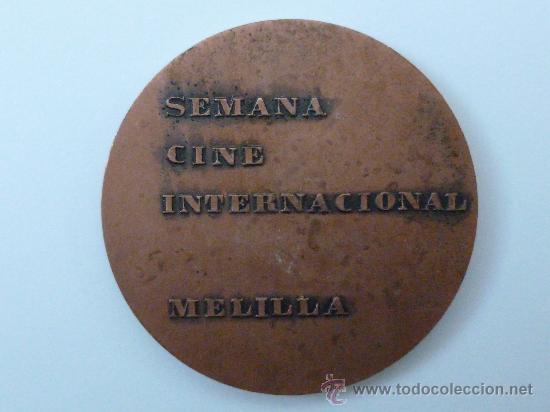 Trofeos y medallas: MEDALLA COMMEMORATIVA DE LA SEMANA DE CINE INTERNACIONAL DE MELILLA - Foto 2 - 30393830