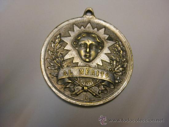 Trofeos y medallas: MEDALLA MILITAR AL MERITO - Foto 1