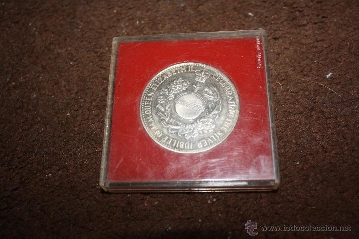 Trofeos y medallas: ELIZABETH II, 1952-1977 SILVER JUBILEE - Foto 2