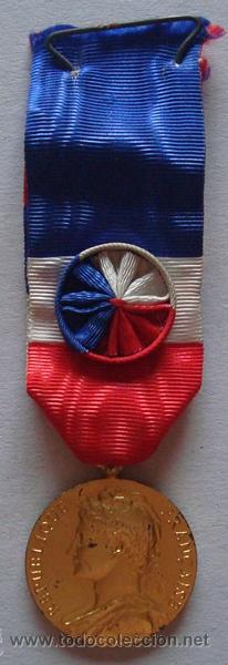 MEDALLA DE LA REPÚBLICA FRANCESA P.PIERRE 1970 (Numismática - Medallería - Trofeos y Conmemorativas)
