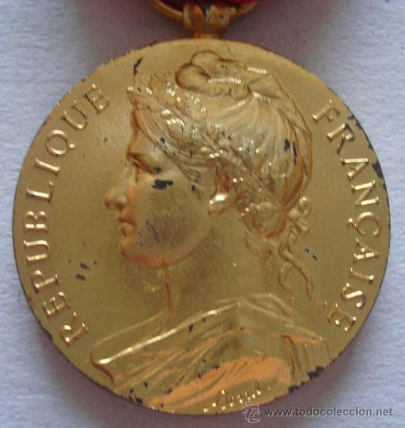 Trofeos y medallas: MEDALLA DE LA REPÚBLICA FRANCESA P.PIERRE 1970 - Foto 2 - 50172530