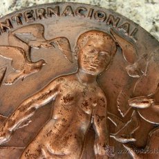 Trofeos y medallas: GRAN MEDALLA - AÑO INTERNACIONAL DEL NIÑO - AÑO 1.979 - FIRMADA FJ. PLACA A DOS CARAS. Lote 51795415