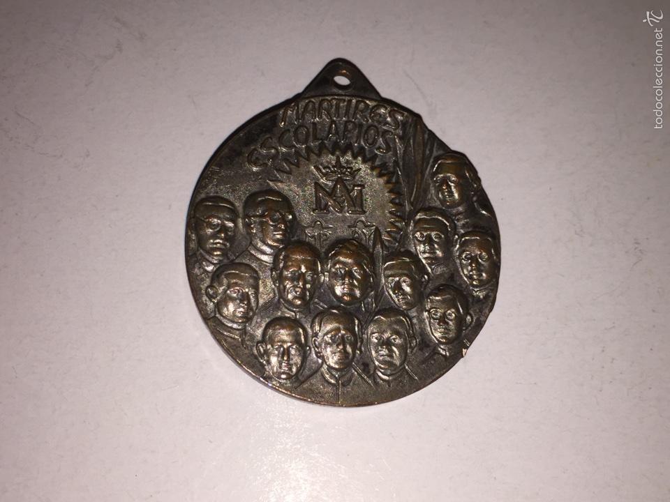 Trofeos y medallas: MEDALLA CONMEMORATIVA DE LOS M&Aacute;RTIRES ESCOLAPIOS - Foto 2