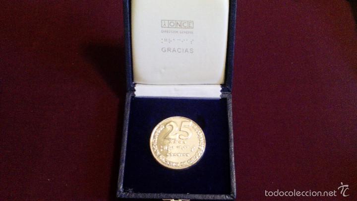 Trofeos y medallas: MEDALLA 25 A&Ntilde;OS DE LA ONCE - Foto 1