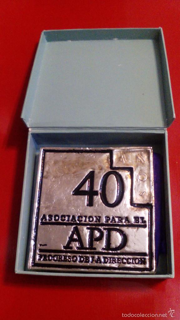 Trofeos y medallas: MEDALLA ASOCIACION PARA EL PROGRESO DE LA DIRECCION - Foto 1