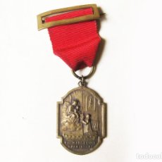 Troféus e medalhas: MEDALLA CON CINTA ROJA DE MARCELINO CHAMPAGNAT - COLEGIO SAN JOSÉ DE LOS HERMANOS MARISTAS - MADRID. Lote 63290552
