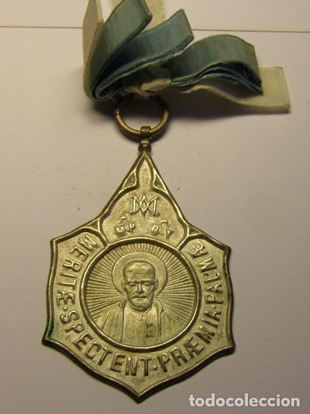 Trofeos y medallas: Medalla antigua escolar. - Foto 1