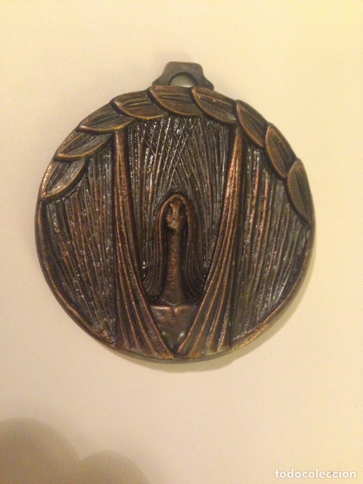 Trofeos y medallas: Medalla/Trofeo.- (Simil Bronce) - Foto 1