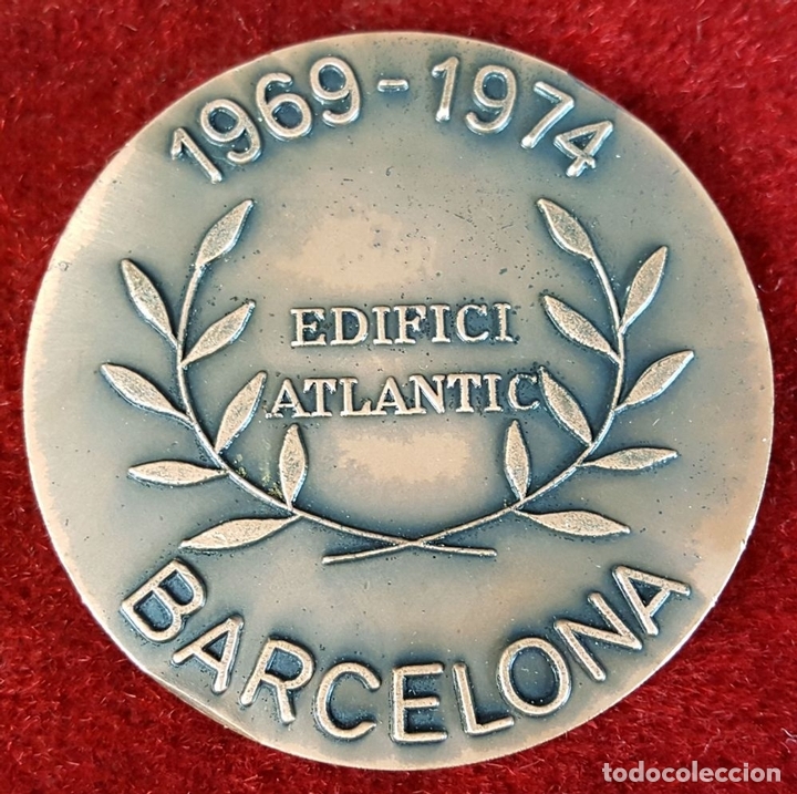 Trofeos y medallas: MEDALLA DE BRONCE. BANCO ATLANTICO. EDIFICIO ATLANTIC. BARCELONA. 1974. - Foto 2