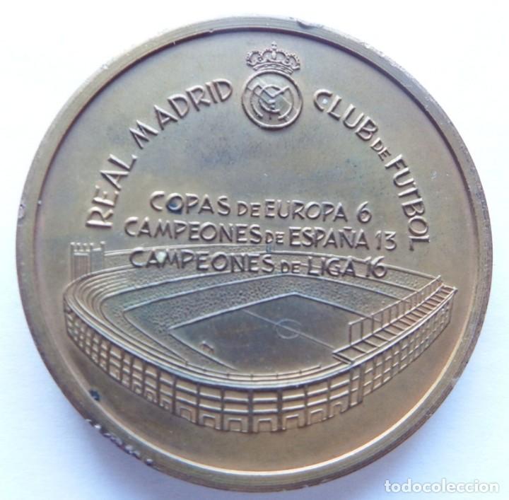 Trofeos y medallas: MEDALLA DE BRONCE REAL MADRID SANTIAGO BERNABEU 1943 - 1978 - Foto 4 - 94233975