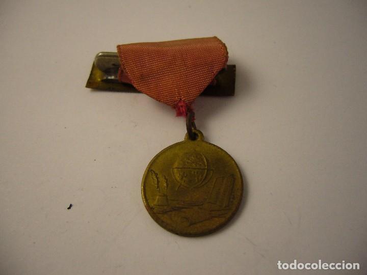Trofeos y medallas: MEDALLA. PREMIO A LA APLICACION - Foto 1