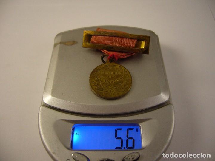 Trofeos y medallas: MEDALLA. PREMIO A LA APLICACION - Foto 3