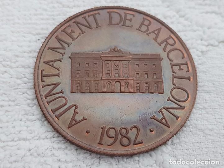 Trofeos y medallas: Medalla Ajuntament Barcelona 1982 - Foto 2