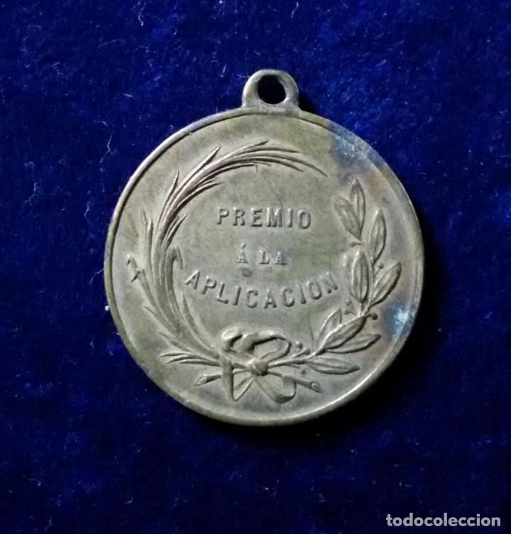 Trofeos y medallas: Medalla escolar premio a la aplicacion - Foto 2