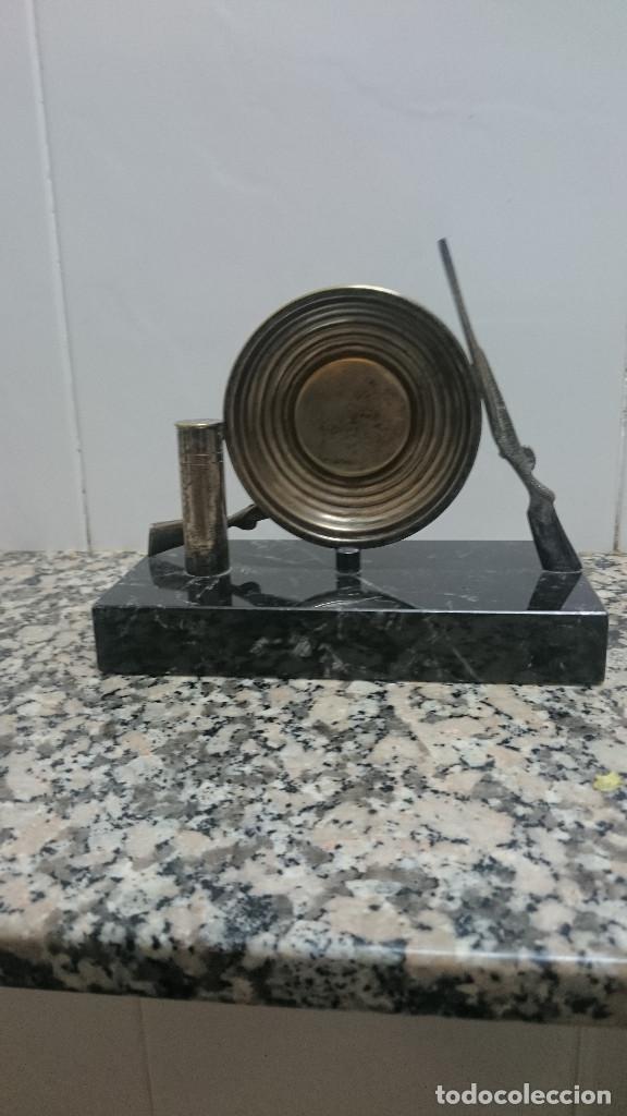 Trofeos y medallas: TROFEO TIRO AL PLATO CON PEANA DE MARMOL - Foto 4