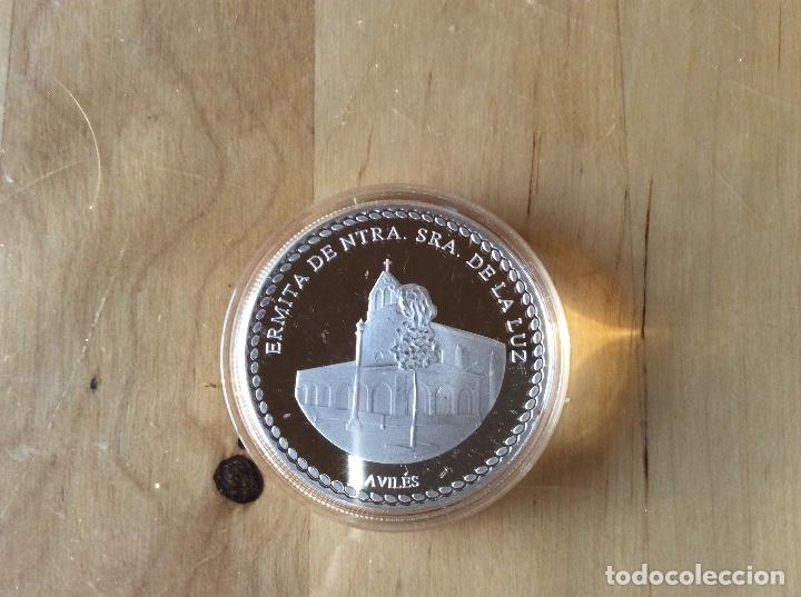 Trofeos y medallas: Virgen de La Luz Aviles moneda - Foto 2