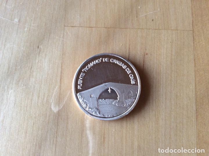 Trofeos y medallas: Puente Cangas de Onis moneda - Foto 1