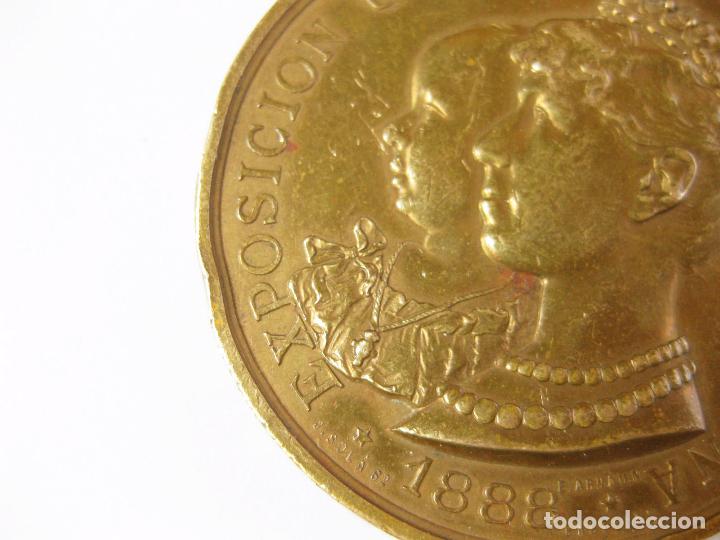 Trofeos y medallas: MEDALLA DE LA EXPOSICI&Oacute;N UNIVERSAL DE BARCELONA DE 1888 - Foto 3