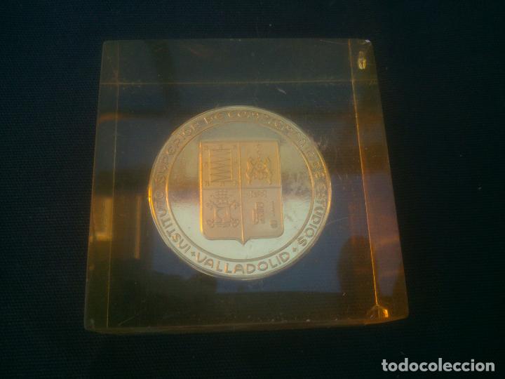 Trofeos y medallas: INSTITUTO SUPERIOR DE COMPLEMENTO DE ESTUDIOS VALLADOLID - Foto 3