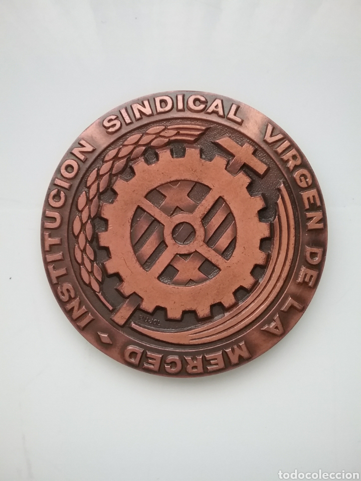 Trofeos y medallas: Medalla de la Instituci&oacute;n Sindical Virgen de la Merced 1972. - Foto 1