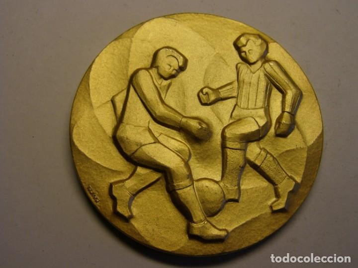 Trofeos y medallas: Medalla de futbol. - Foto 1