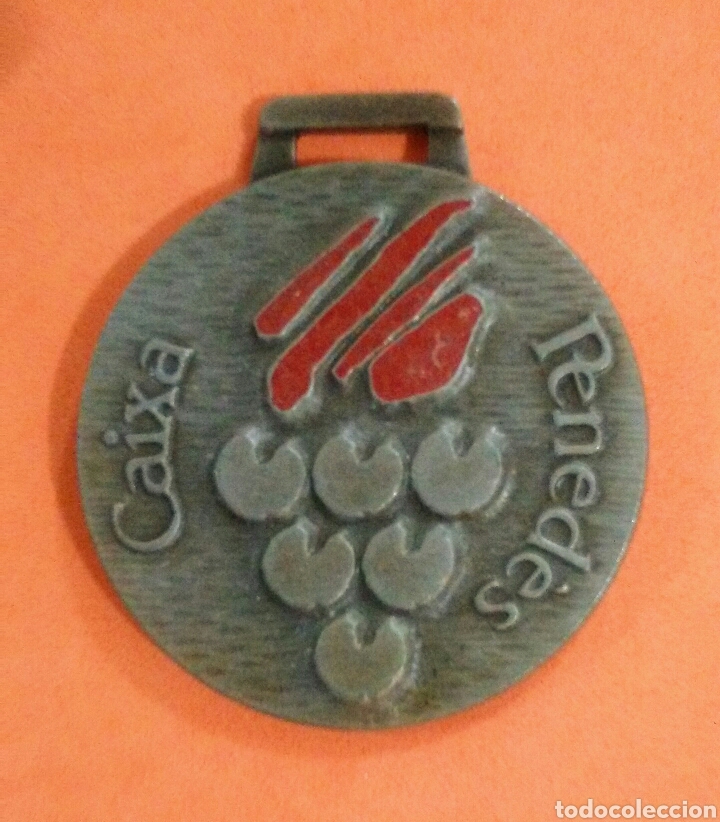 Trofeos y medallas: Medalla Caixa Pened&egrave;s - Foto 1
