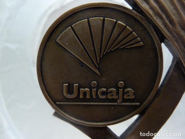 Trofeos y medallas: TROFEO CONMEMORATIVO DE UNICAJA - Foto 3