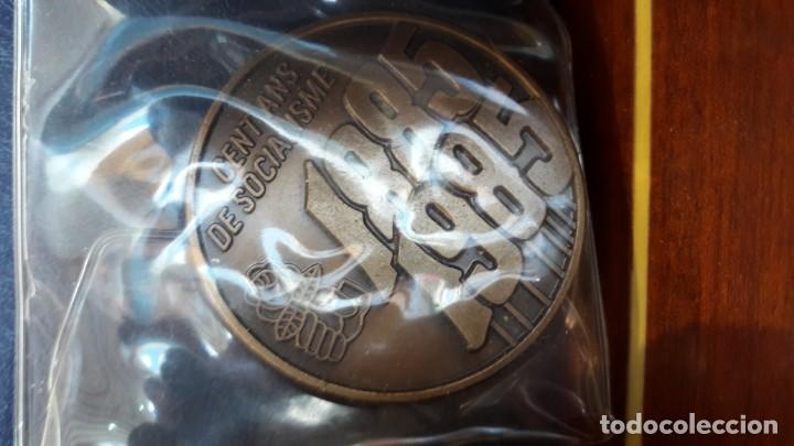 Trofeos y medallas: moneda conmemorativa P.S.O.E. - Foto 3